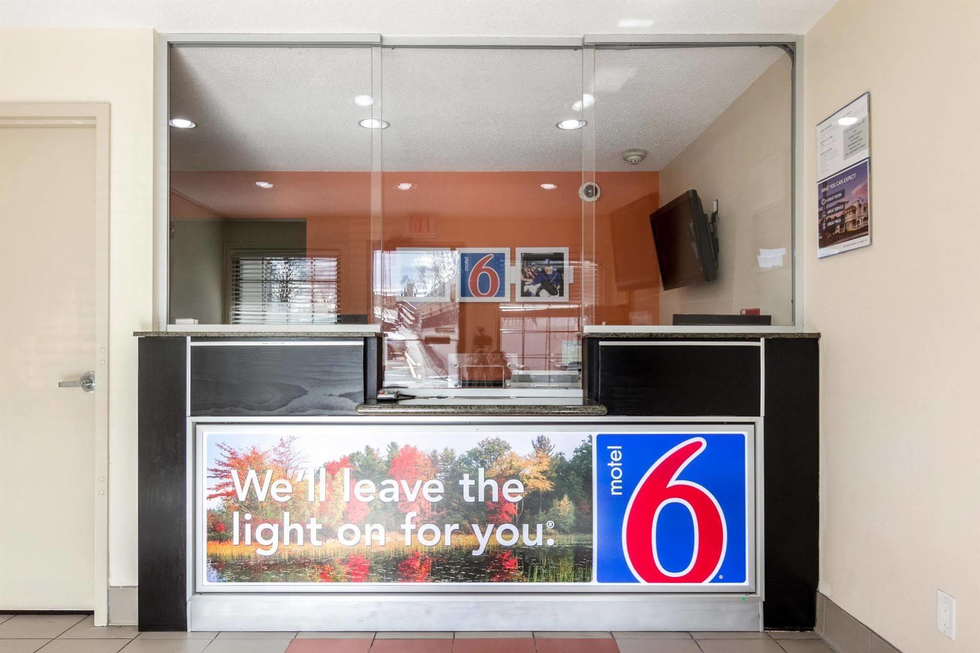 Motel 6 Νιου Μπράνσγουικ Εξωτερικό φωτογραφία