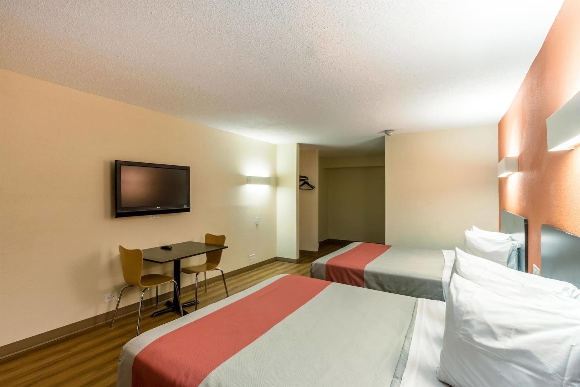 Motel 6 Νιου Μπράνσγουικ Εξωτερικό φωτογραφία